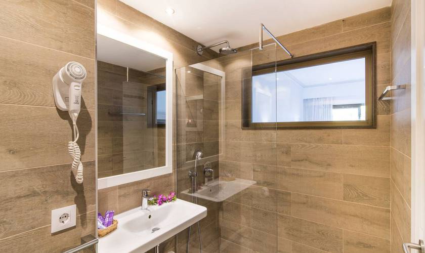 Premium-doppelzimmer Hotel Na Taconera Font de Sa Cala, Mallorca Premium-doppelzimmer Hotel Na Taconera Font de Sa Cala, Mallorca