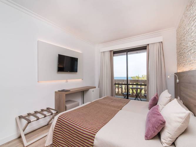 Standard double room Hotel Na Taconera Font de Sa Cala, Mallorca Standard double room Hotel Na Taconera Font de Sa Cala, Mallorca