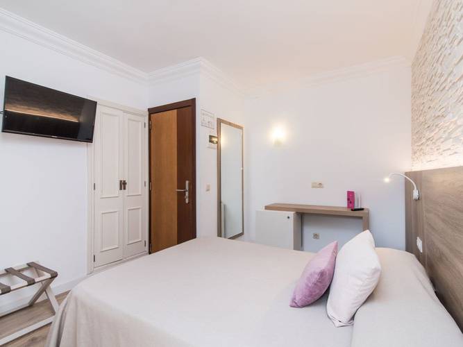 Individual room hotel na taconera font de sa cala, mallorca Individual room hotel na taconera font de sa cala, mallorca