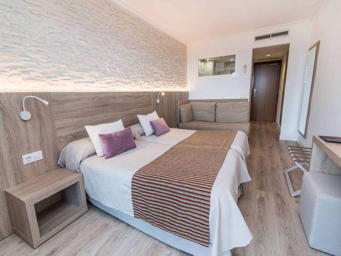 Standard double room Hotel Na Taconera Font de Sa Cala, Mallorca Standard double room Hotel Na Taconera Font de Sa Cala, Mallorca