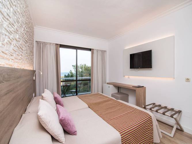 Standard double room Hotel Na Taconera Font de Sa Cala, Mallorca Standard double room Hotel Na Taconera Font de Sa Cala, Mallorca