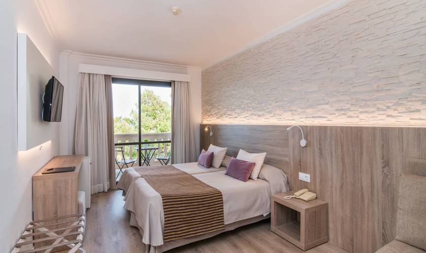 Habitación doble económica Hotel Na Taconera Font de Sa Cala, Mallorca Habitación doble económica Hotel Na Taconera Font de Sa Cala, Mallorca