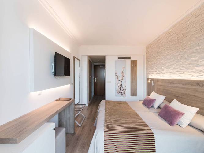 Standard double room Hotel Na Taconera Font de Sa Cala, Mallorca Standard double room Hotel Na Taconera Font de Sa Cala, Mallorca
