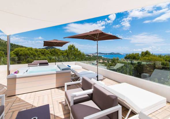 Chill out terrace Hotel Na Taconera Font de Sa Cala, Mallorca