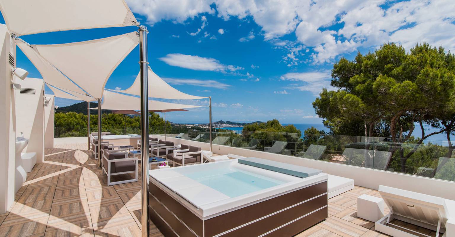 Paradise at the end of your fingertips Hotel Na Taconera Font de Sa Cala, Mallorca