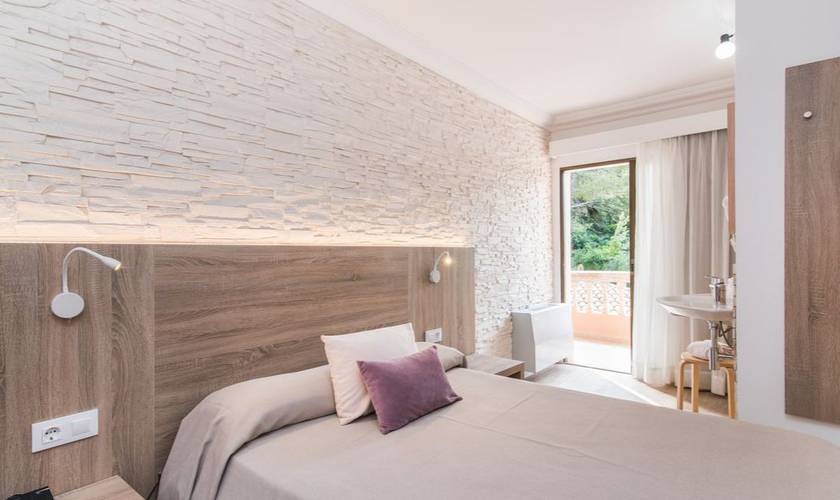 Individual room Hotel Na Taconera Font de Sa Cala, Mallorca Individual room Hotel Na Taconera Font de Sa Cala, Mallorca