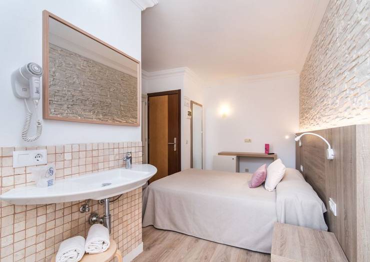 Einzelzimmer Hotel Na Taconera Font de Sa Cala, Mallorca Einzelzimmer Hotel Na Taconera Font de Sa Cala, Mallorca