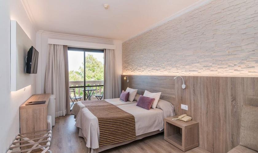 Double Economy Room Hotel Na Taconera Font de Sa Cala, Mallorca Double Economy Room Hotel Na Taconera Font de Sa Cala, Mallorca