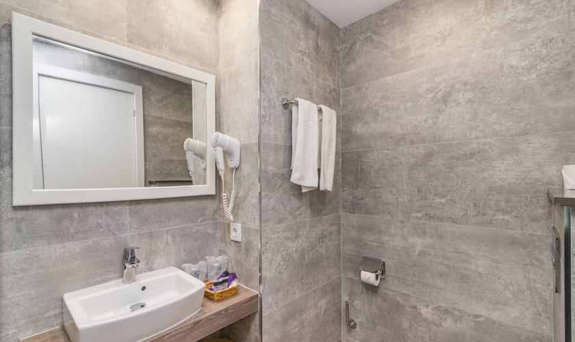 Double Economy Room Hotel Na Taconera Font de Sa Cala, Mallorca Double Economy Room Hotel Na Taconera Font de Sa Cala, Mallorca